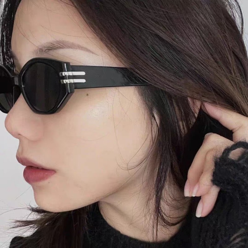 نظارات شمسية جديدة بإطار صغير  - مراجعة Sunglasses Cat Eye وسعره