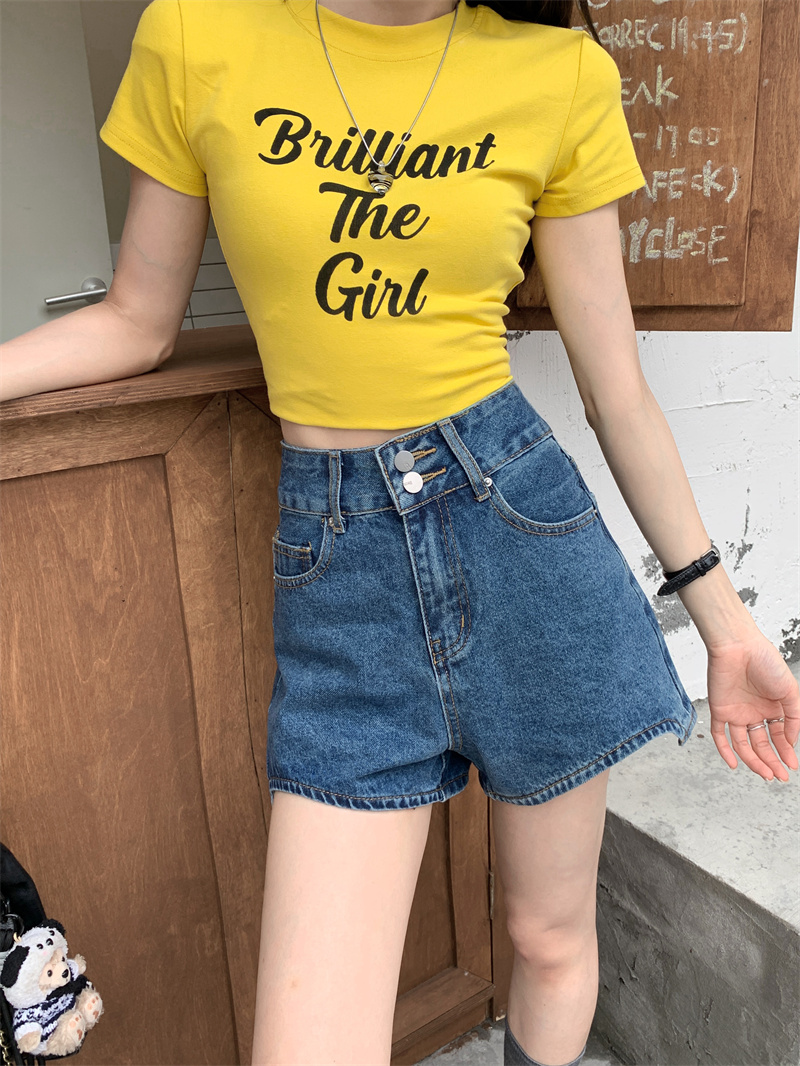 شورت جينز أزرق للنساء، تصميم ك - مراجعة Shorts Denim Frayed وسعره