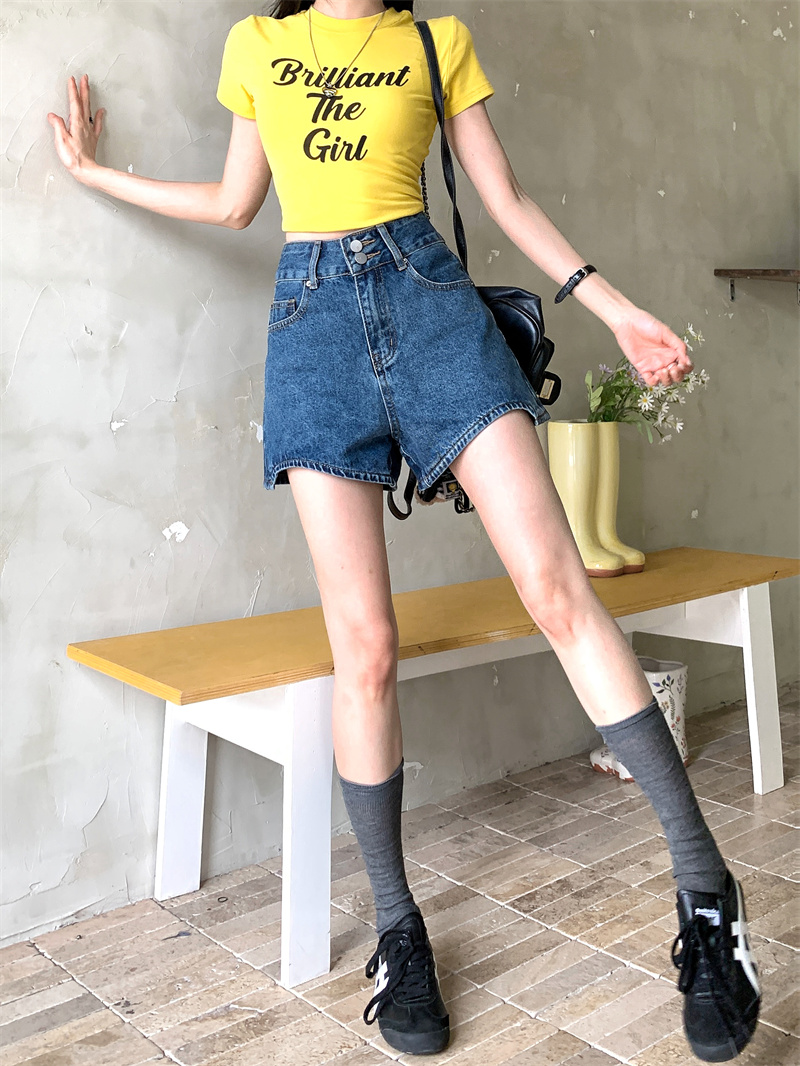 شورت جينز أزرق للنساء، تصميم ك - مراجعة Shorts Denim Frayed وسعره